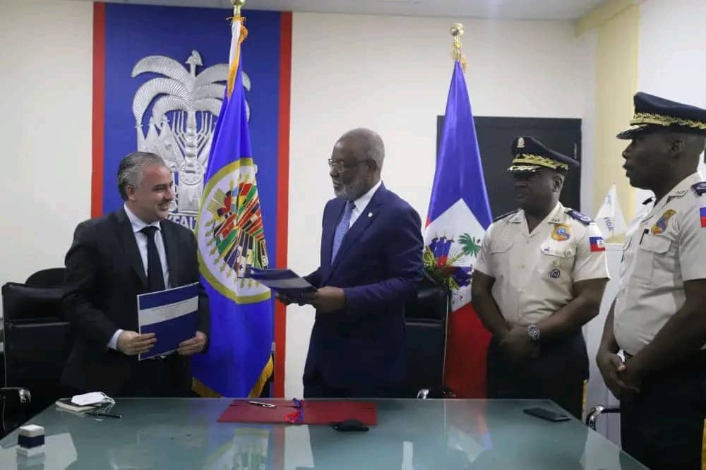Signature d'un protocole d'entente entre l'État haïtien et l'OEA pour combattre la criminalité 7