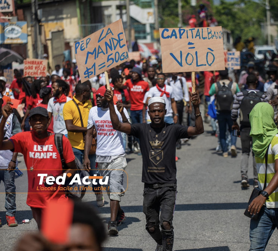 Les Haïtiens protestent contre l'éventuelle hausse des prix des produits pétroliers 5