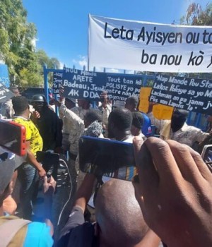 Artobonite: Marche des policiers frustrés aux Gonaïves 5